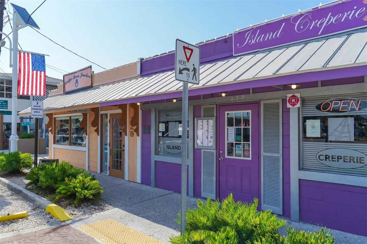 2206 Avenue A, Bradenton Beach, FL 34217 Photo