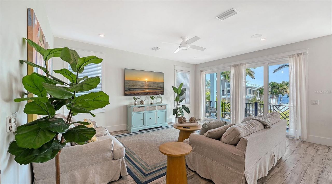 2206 Avenue A, Bradenton Beach, FL 34217 Photo