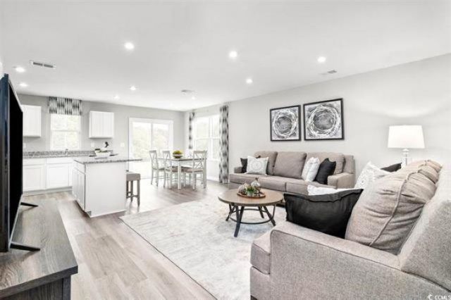 405 Myrtle Meadows Dr Photo 4