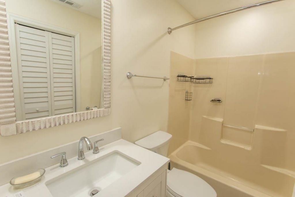 4262 Pinehurst Circle Photo 11