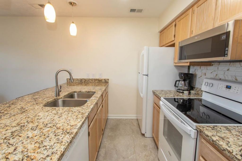 4262 Pinehurst Circle Photo 13