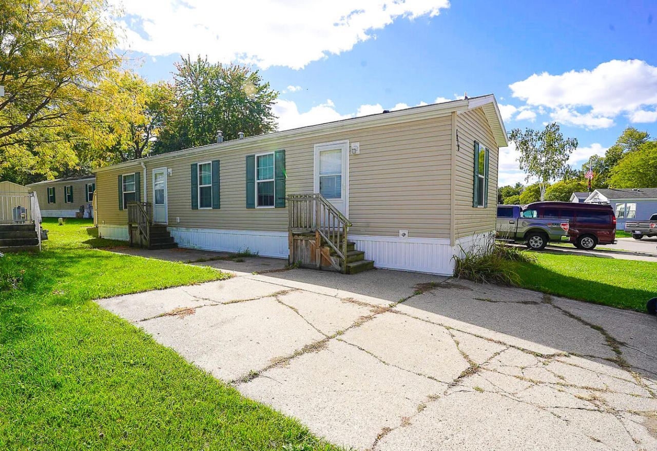 4418 Oakland Drive, Allendale, MI 49401 Main Photo