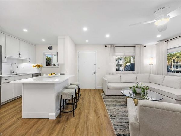 766 Central AVE, Unit 209, NAPLES, FL 34102