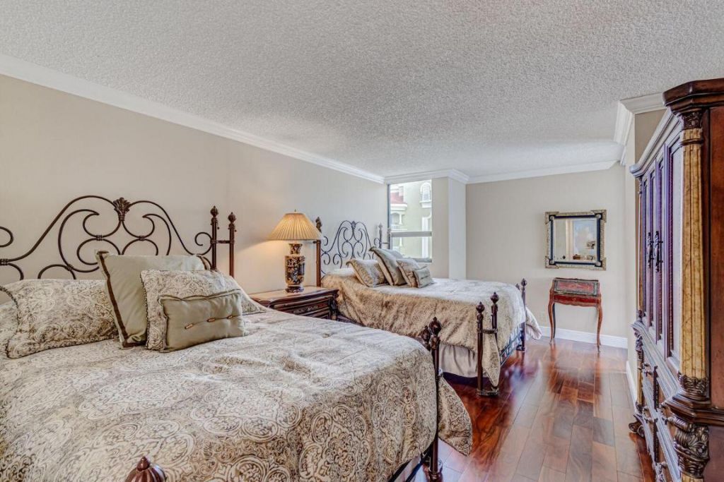 5280 N Ocean Drive, Unit 12- B, Singer Island, FL 33404 Photo