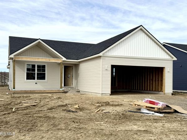 1335 Limerick Lane, Waterville, OH 43566