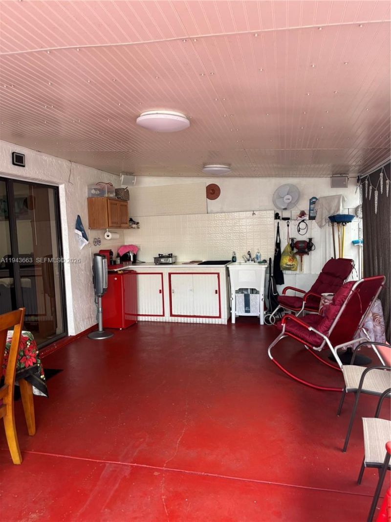 2741 W 74th St, Hialeah, FL 33016 Photo