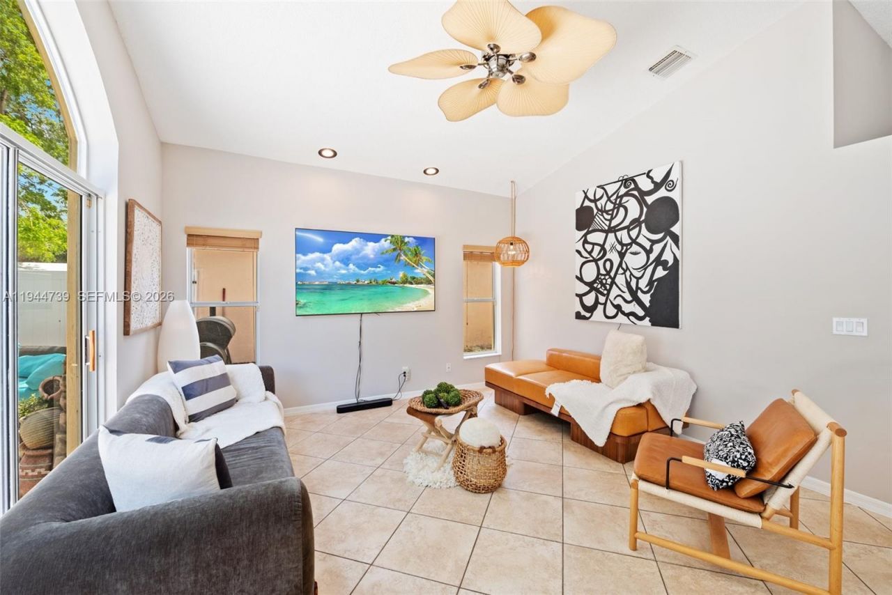 955 Azure Ln, Weston, FL 33326 Photo