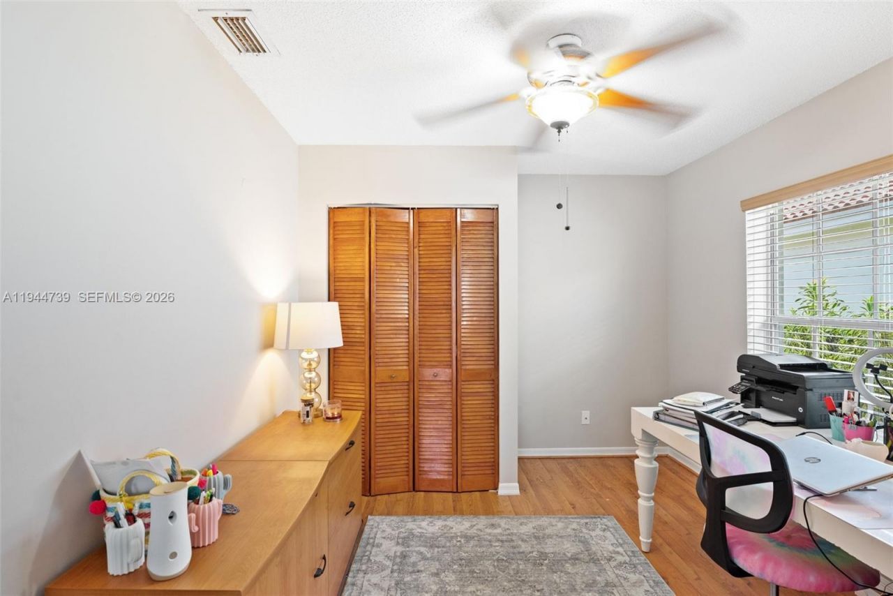 955 Azure Ln, Weston, FL 33326 Photo