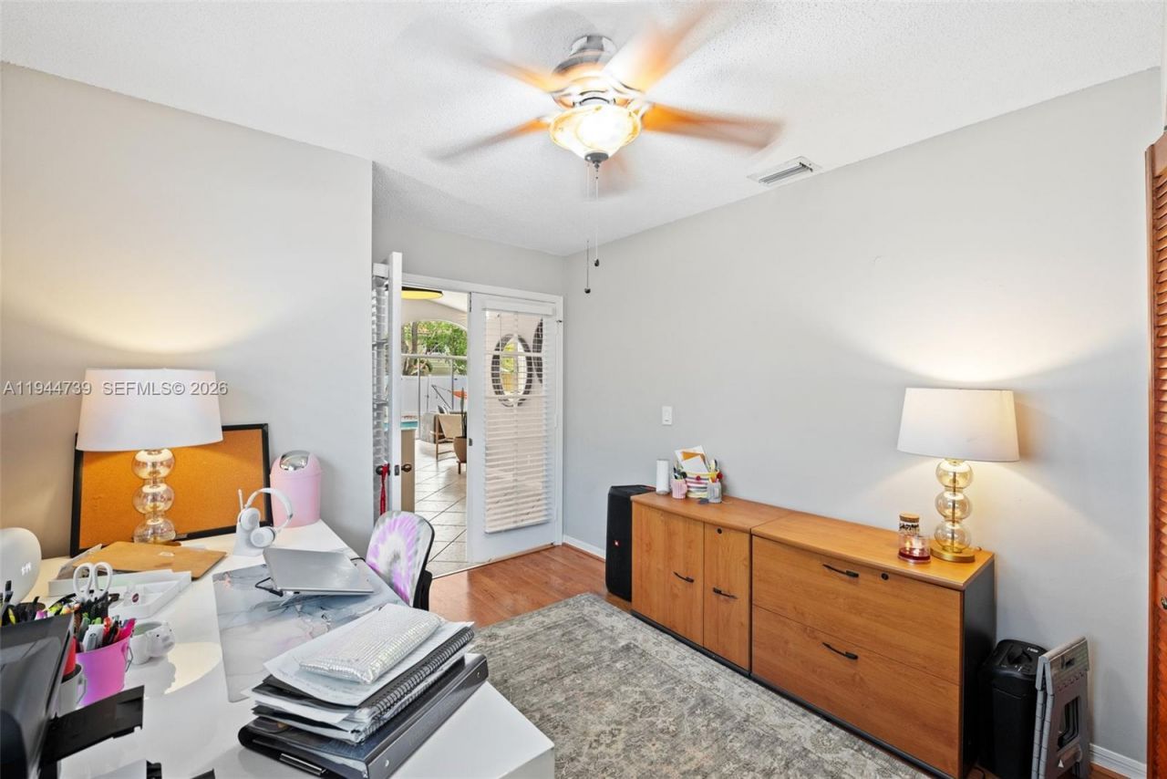 955 Azure Ln, Weston, FL 33326 Photo