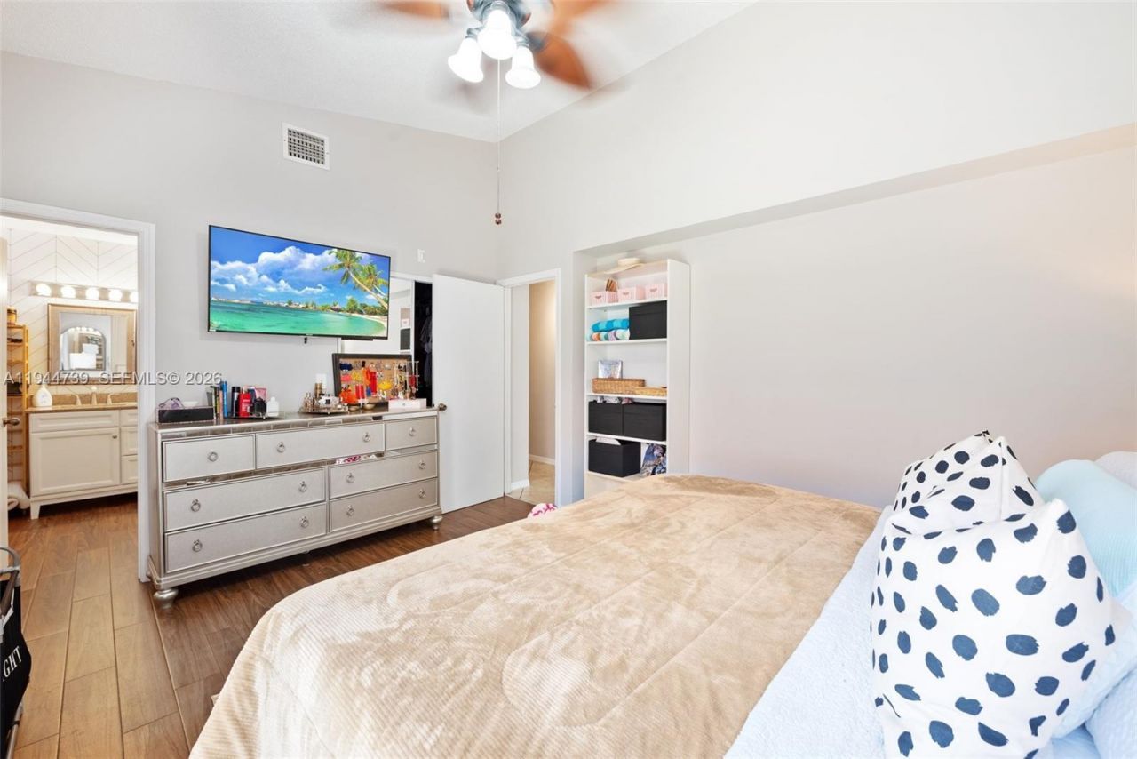 955 Azure Ln, Weston, FL 33326 Photo