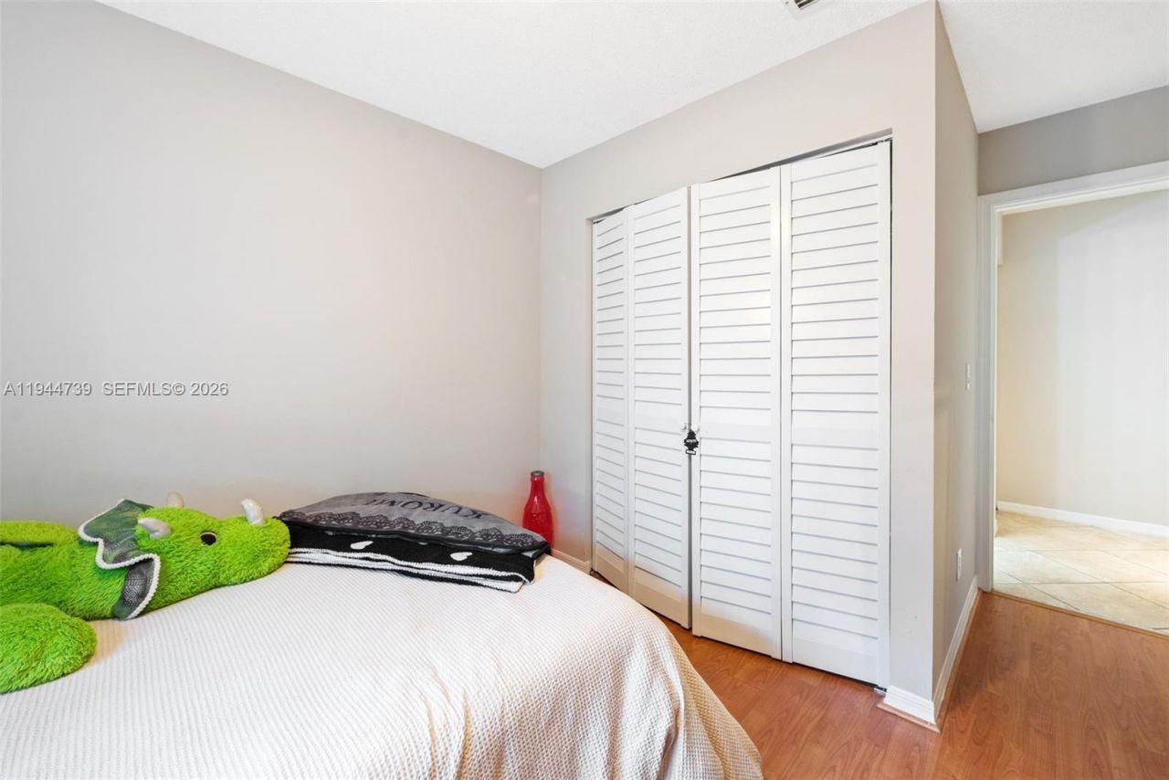 955 Azure Ln, Weston, FL 33326 Photo