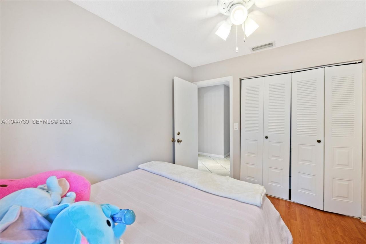 955 Azure Ln, Weston, FL 33326 Photo