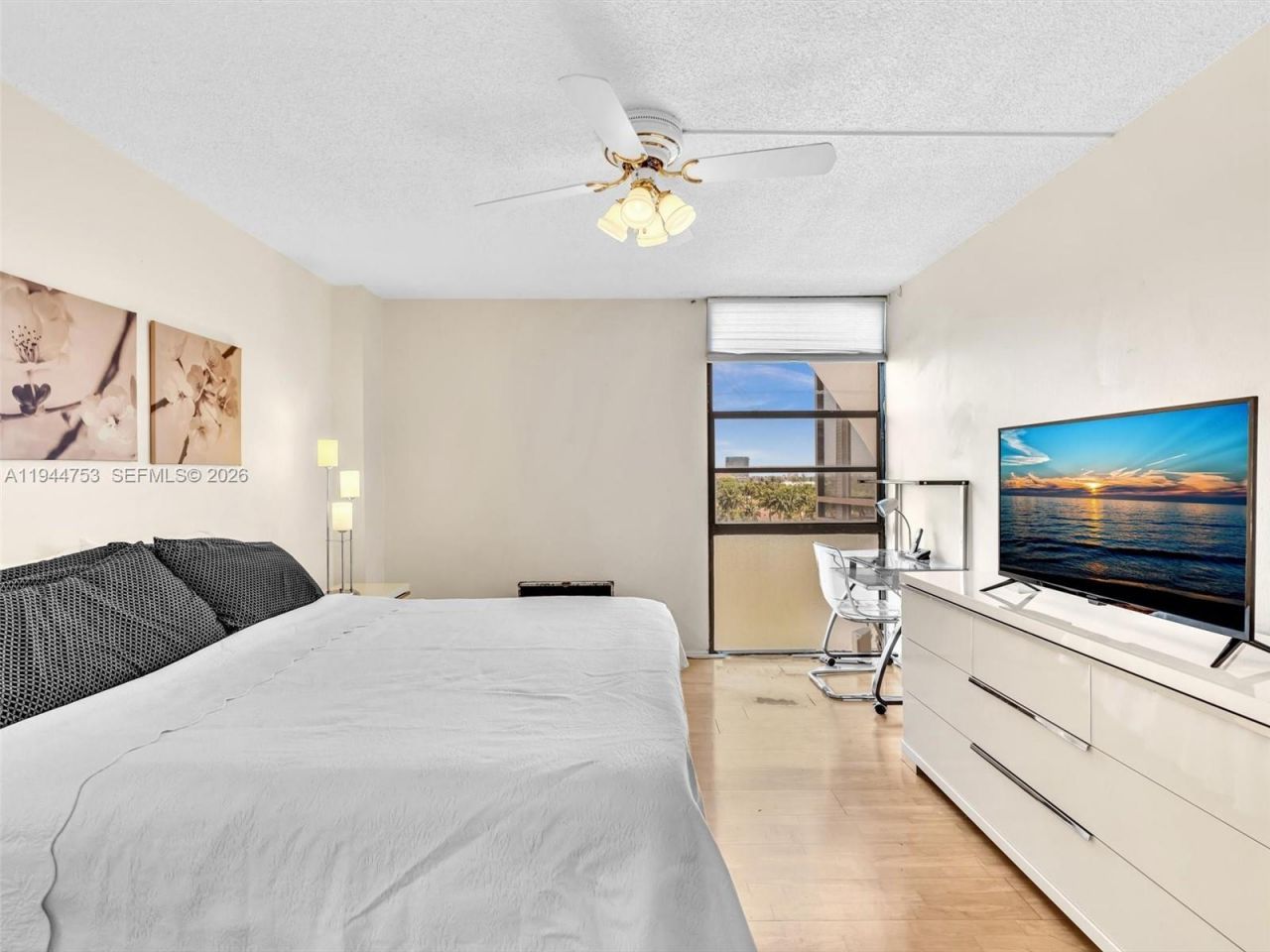 20400 W Country Club Dr, Unit 817, Aventura, FL 33180 Photo