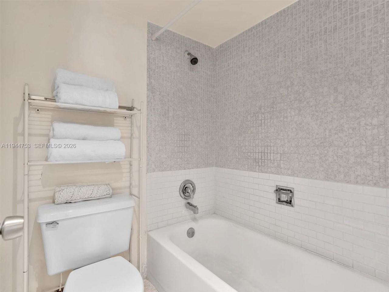 20400 W Country Club Dr, Unit 817, Aventura, FL 33180 Photo