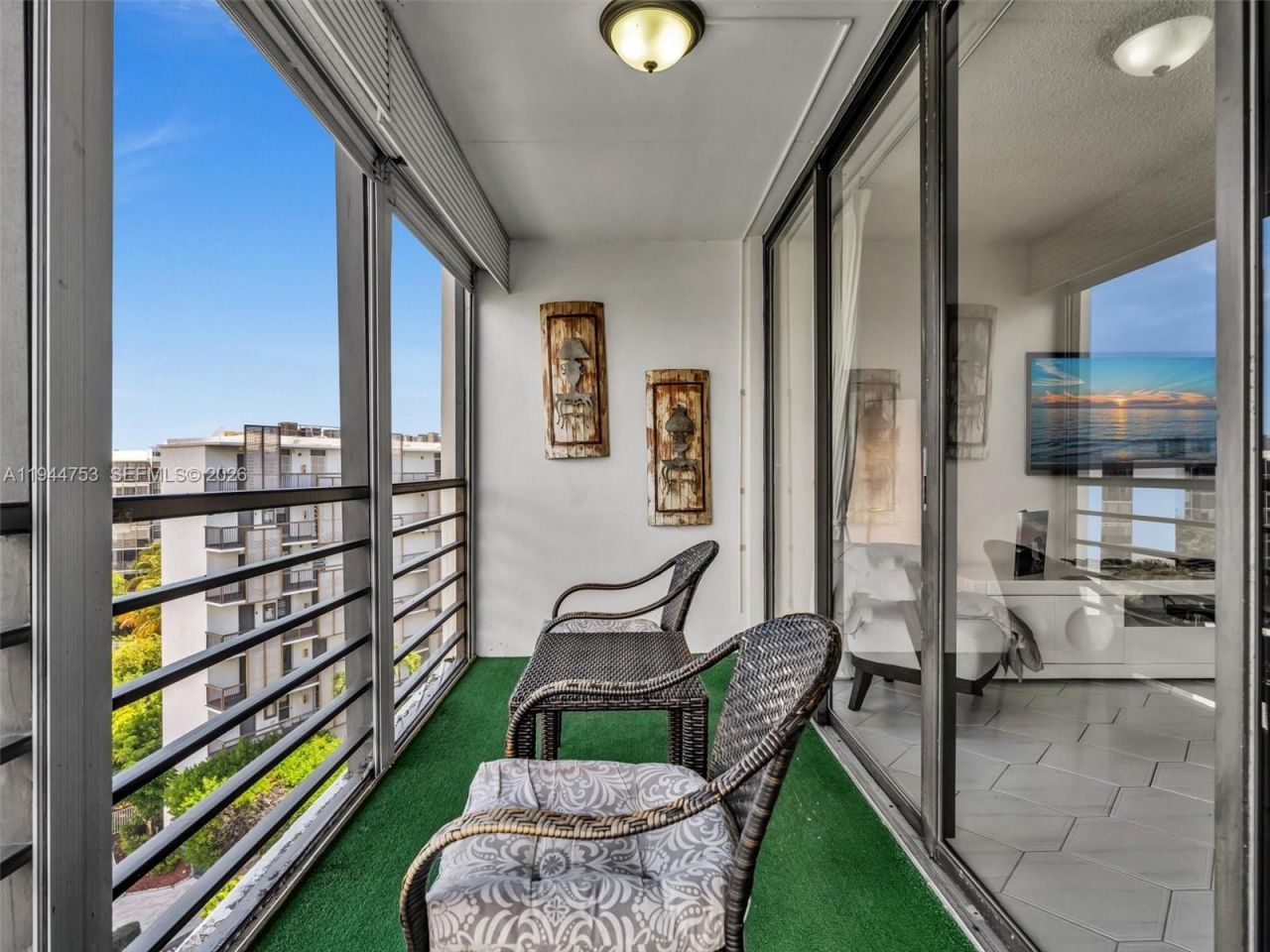 20400 W Country Club Dr, Unit 817, Aventura, FL 33180 Photo