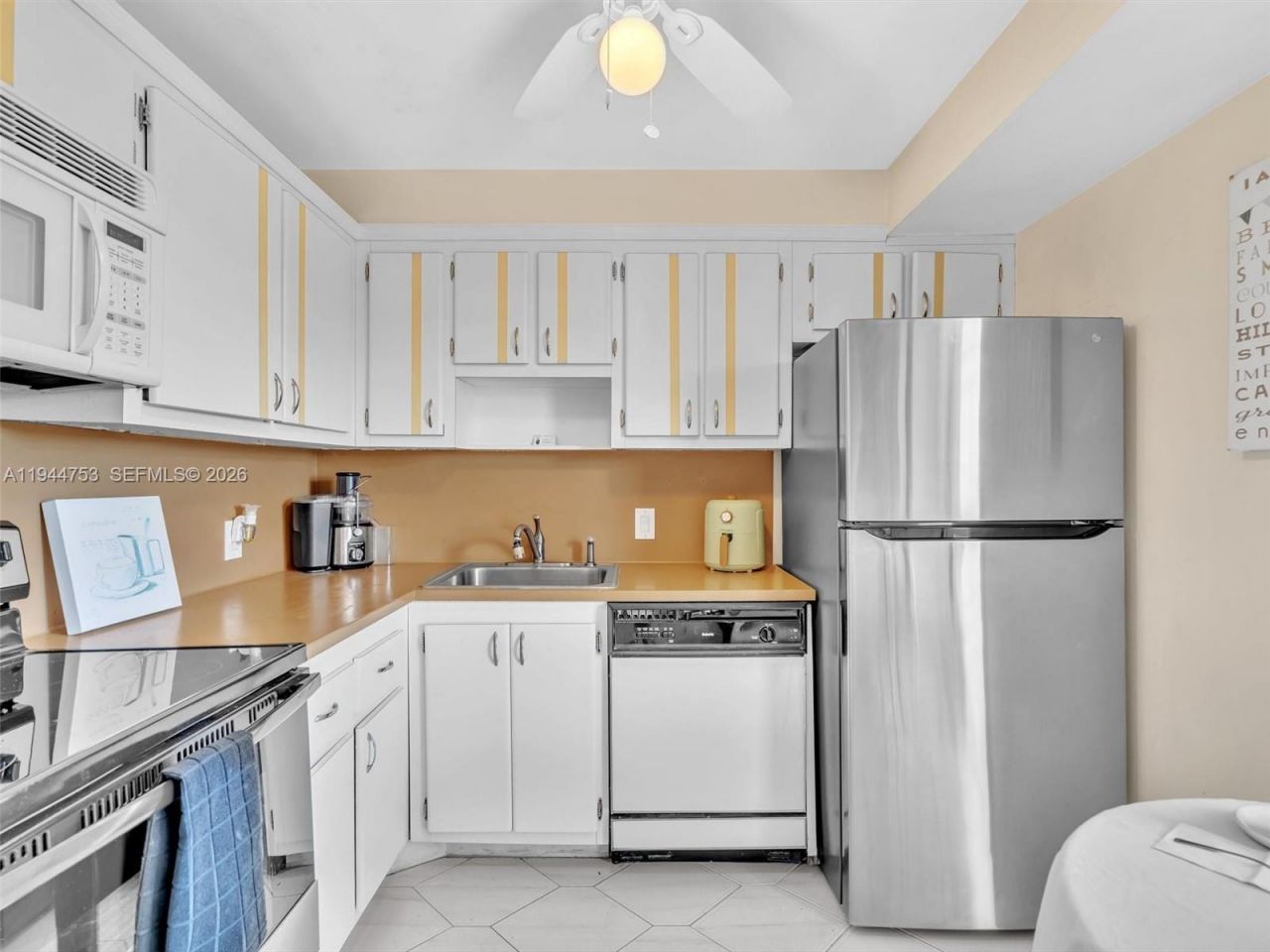 20400 W Country Club Dr, Unit 817, Aventura, FL 33180 Photo