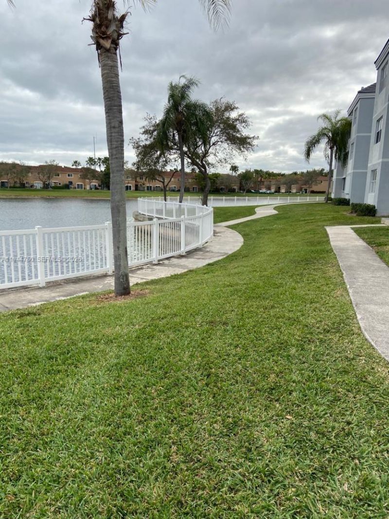8640 SW 212th St , Unit 304, Cutler Bay, FL 33189 Photo