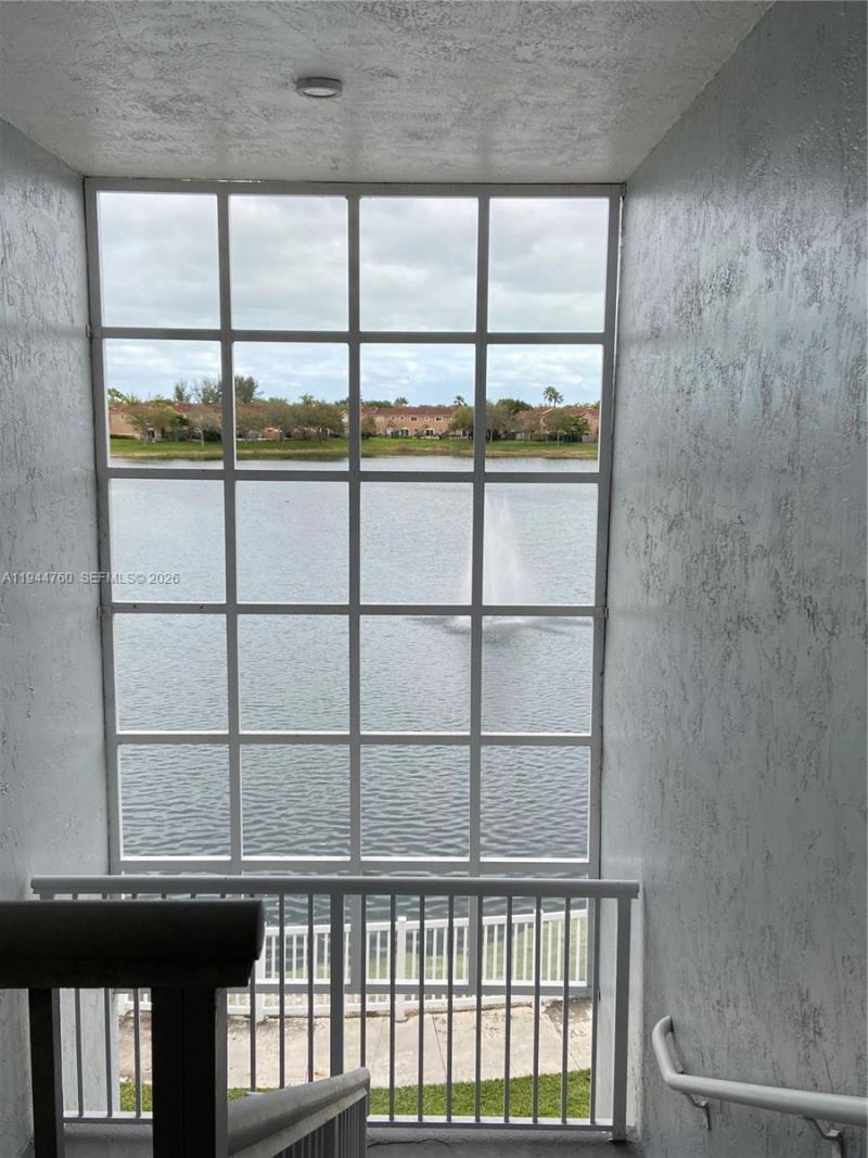 8640 SW 212th St , Unit 304, Cutler Bay, FL 33189 Photo