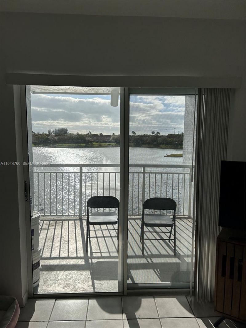 8640 SW 212th St , Unit 304, Cutler Bay, FL 33189 Photo