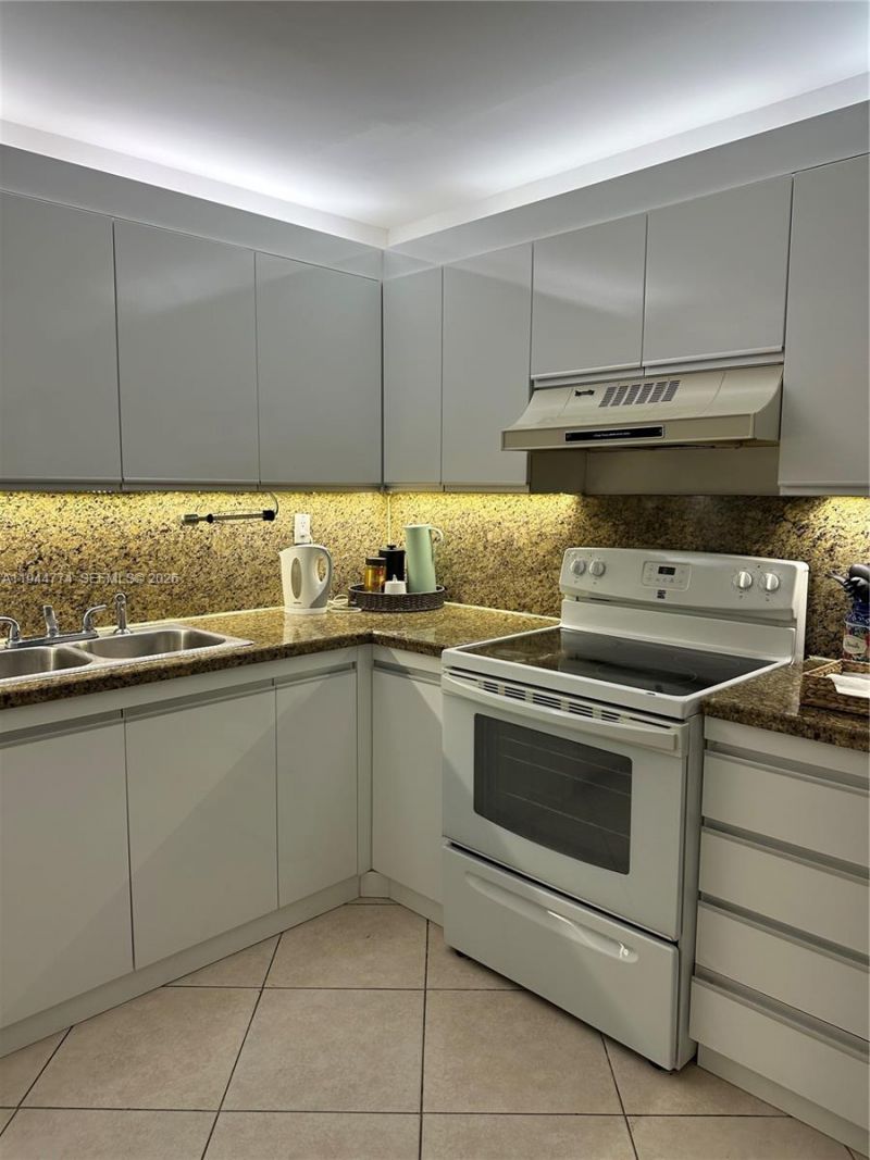 18151 NE 31st Ct, Unit 108, Aventura, FL 33160 Photo