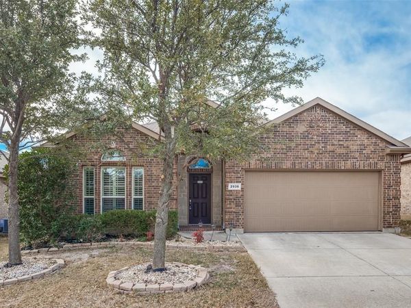 2936 Maple Creek Drive, Fort Worth, TX 76177