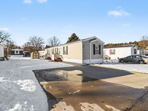 2907 N Sandy Drive, Ludington, MI 49431