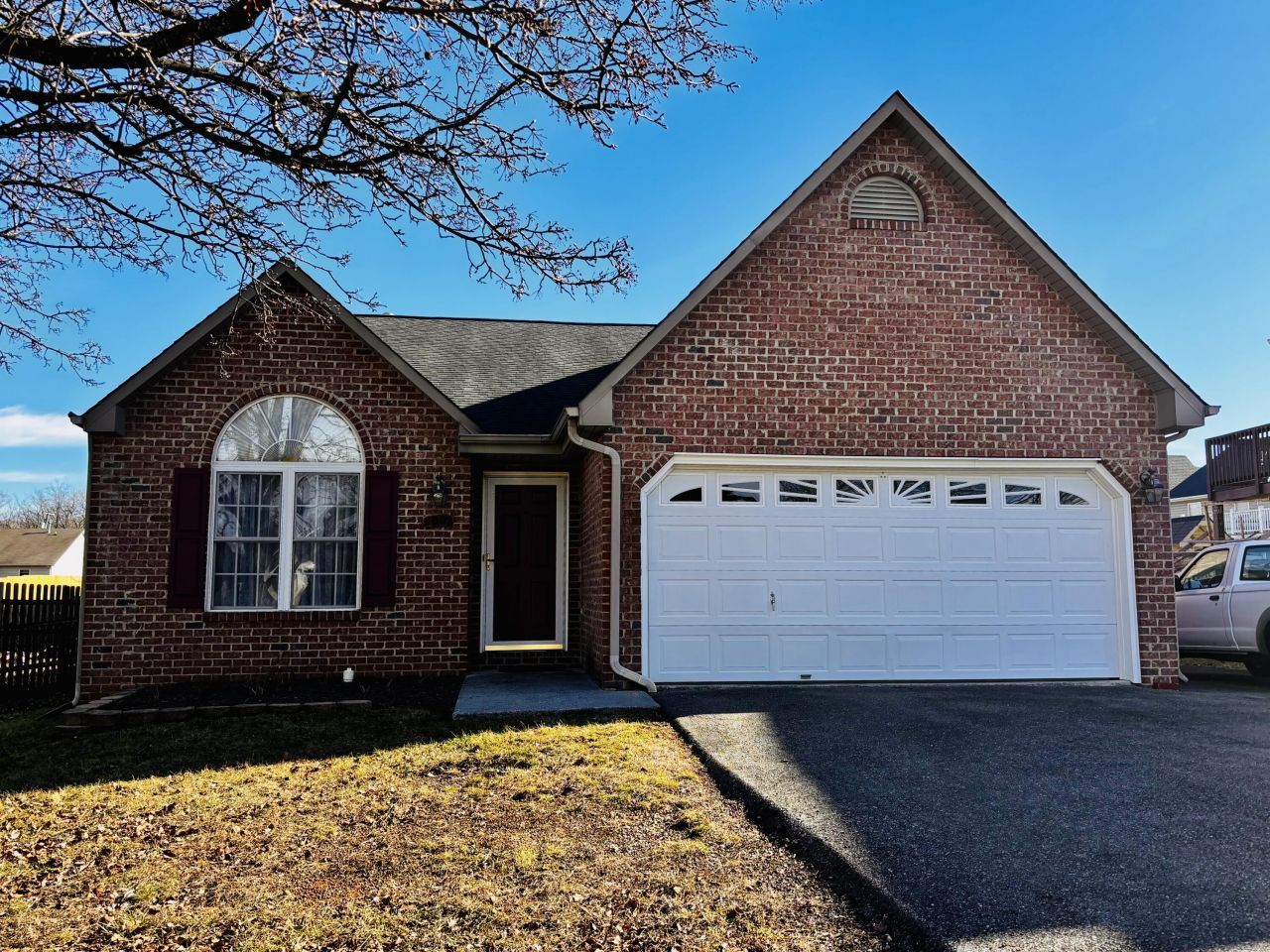 6009 Stone House Ln, Roanoke, VA 24019 Main Photo