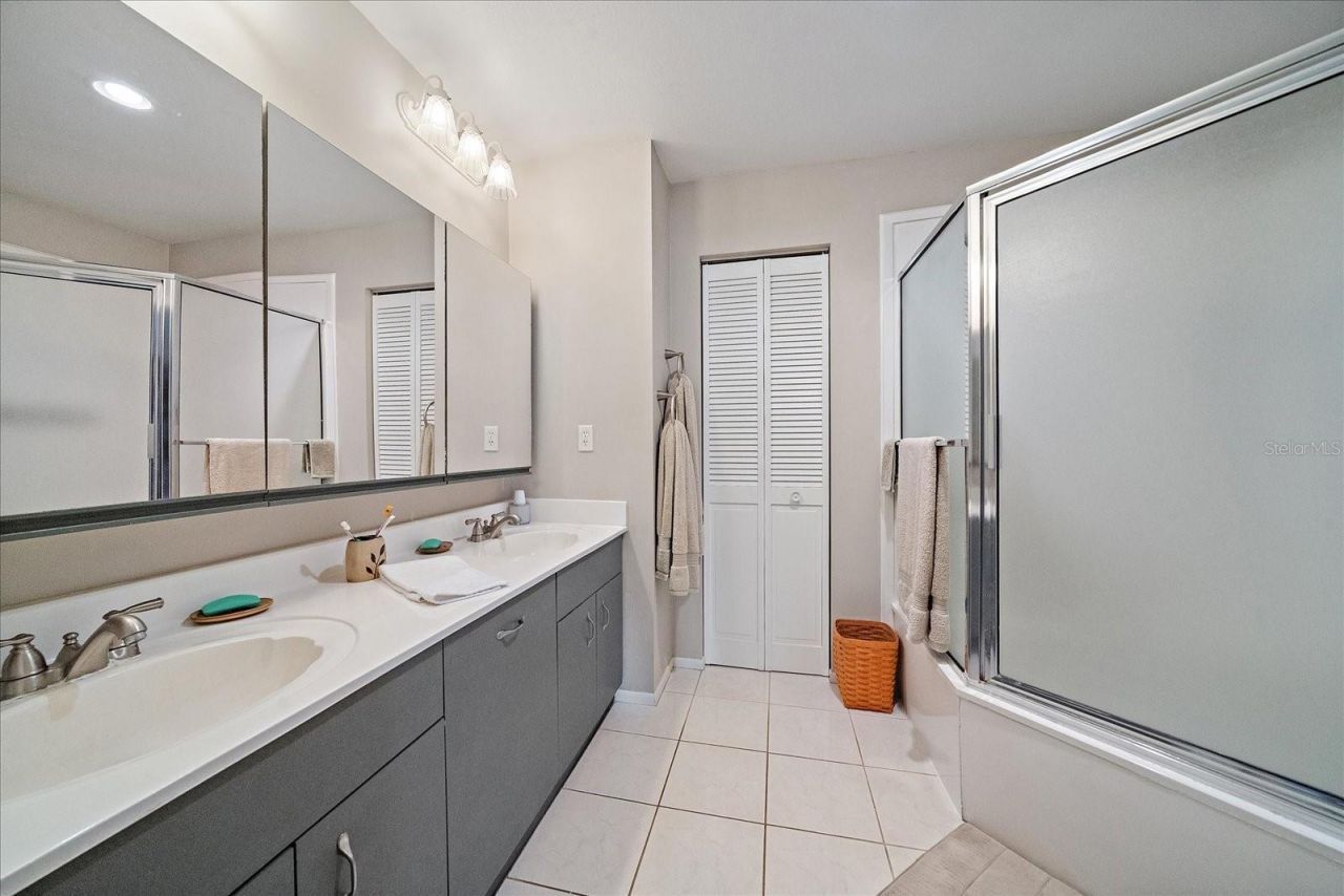 4735 Oak Hill Drive, Unit 8, Sarasota, FL 34232 Photo