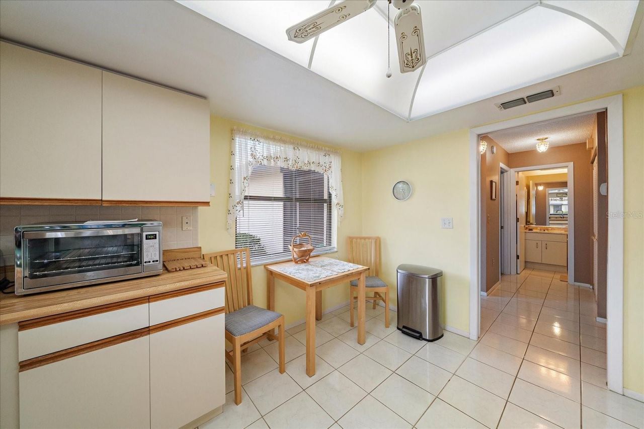 4735 Oak Hill Drive, Unit 8, Sarasota, FL 34232 Photo