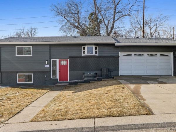 951 S Briarwood Drive, Lakewood, CO 80226
