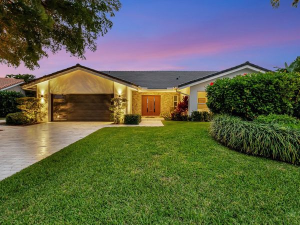 4911 Pineview Circle, Delray Beach, FL 33445