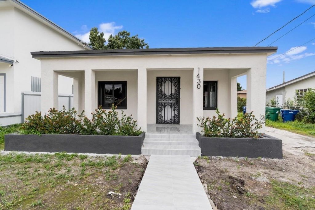 1430 NW 74th Street, Miami, FL 33147 Photo