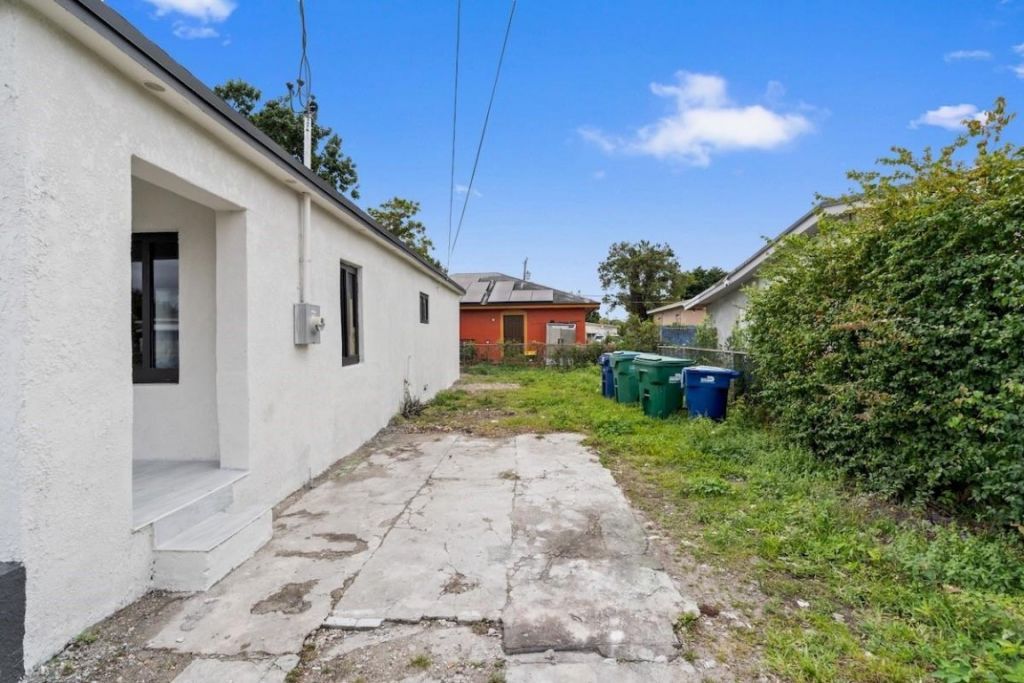 1430 NW 74th Street, Miami, FL 33147 Photo