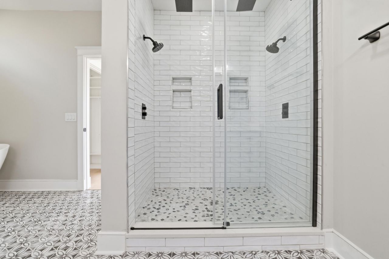 145 Oak Bay Dr. Photo 17