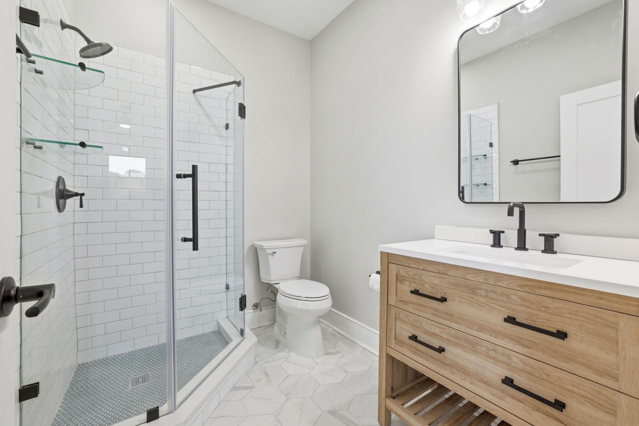 145 Oak Bay Dr. Photo 24