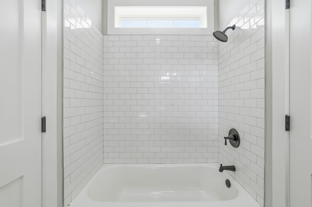 145 Oak Bay Dr. Photo 27