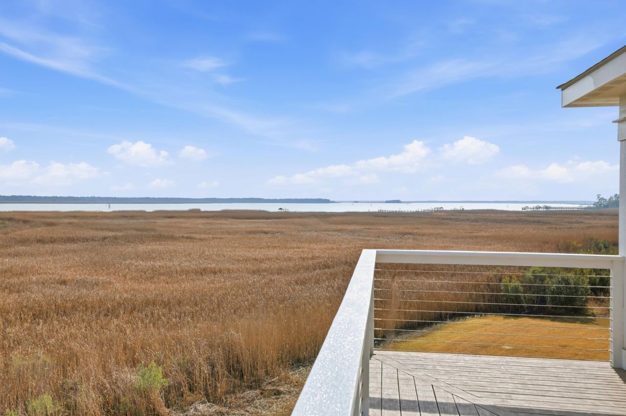 145 Oak Bay Dr. Photo 33