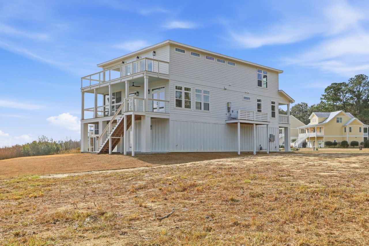 145 Oak Bay Dr. Photo 35