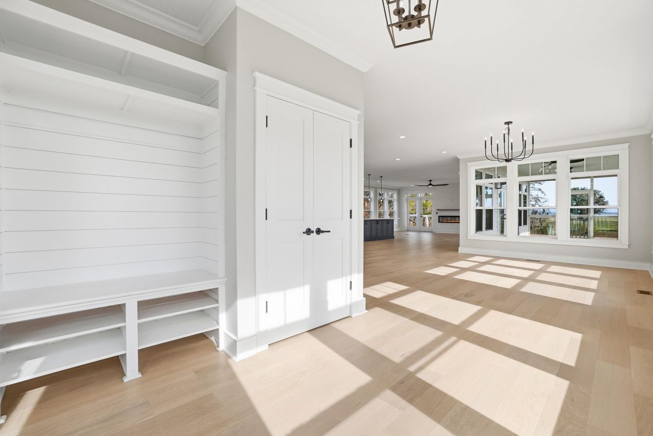 145 Oak Bay Dr. Photo 5