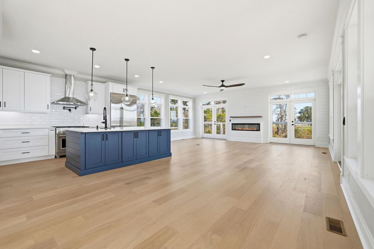 145 Oak Bay Dr. Photo 8