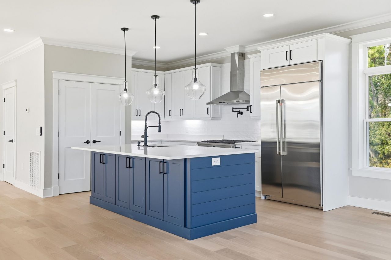 145 Oak Bay Dr. Photo 9