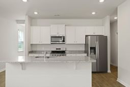 233 Yarrow Way photo 4