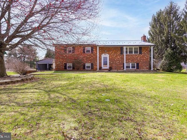 296 KAUFFMAN STREET, CHAMBERSBURG, PA 17202