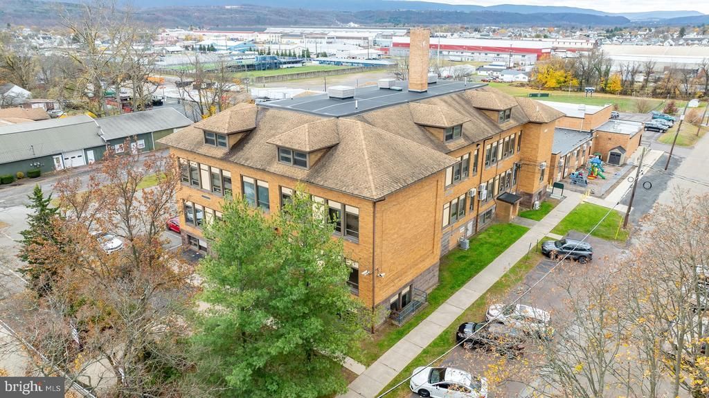 1401 N MARKET STREET, BERWICK, PA 18603