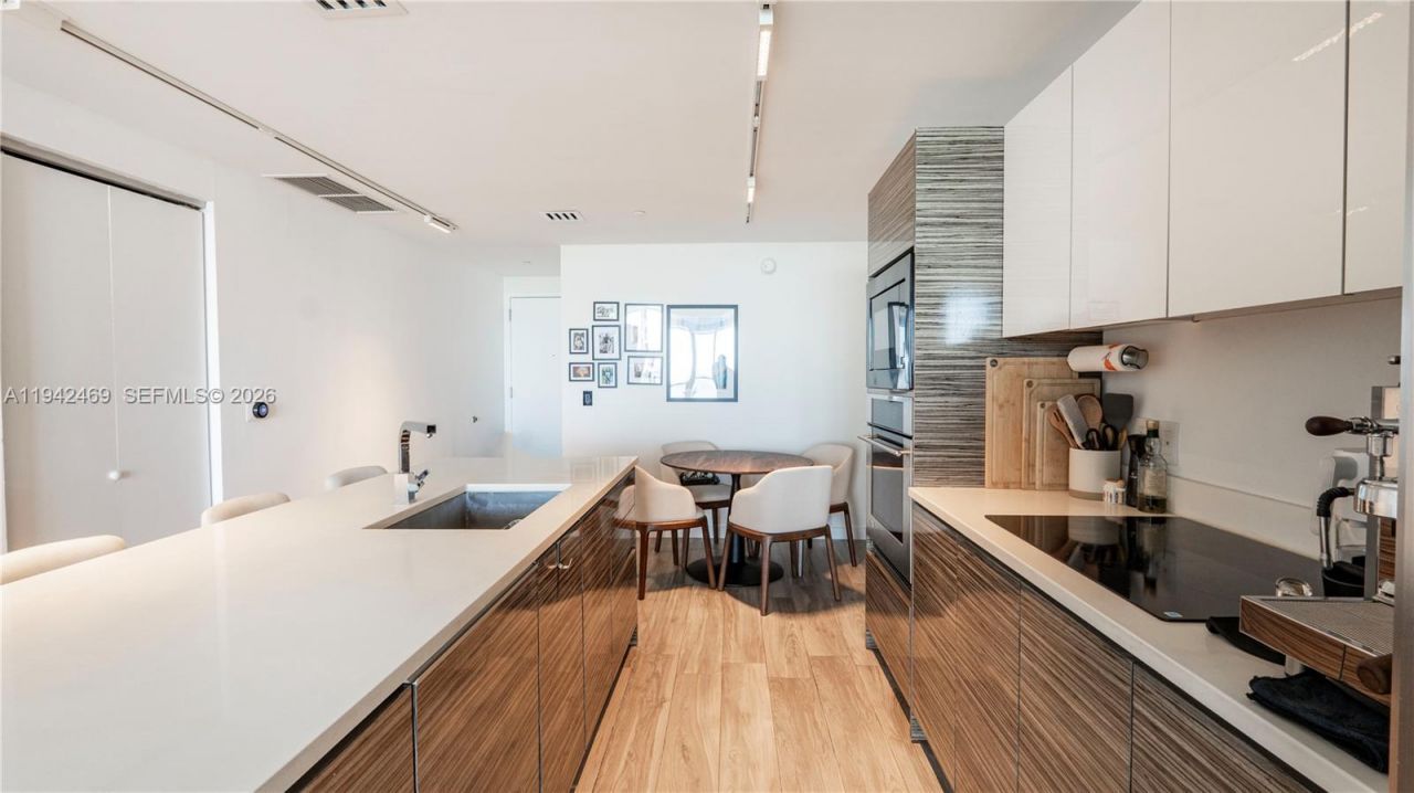 460 NE 28th St, Unit 3402, Miami, FL 33137 Photo