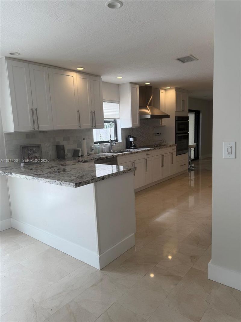 9300 SW 7th Ln, Miami, FL 33174 Photo