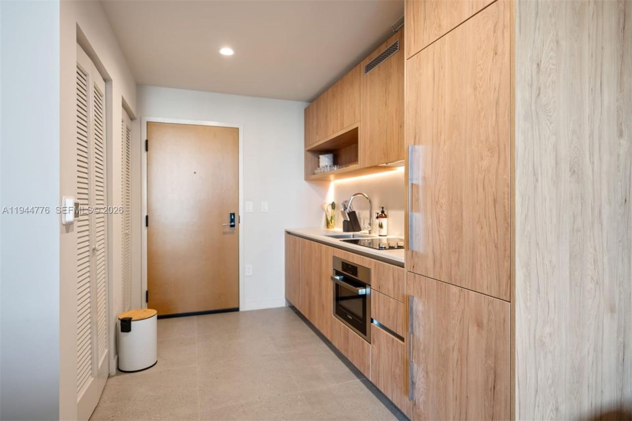 11 NE 6th, Unit 1210, Miami, FL 33132 Photo