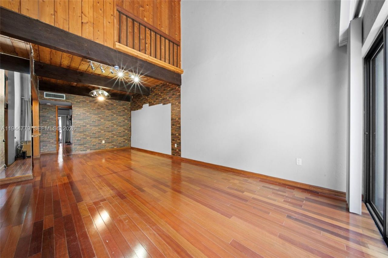 19432 NE 26th Ave, Unit 92D, Miami, FL 33180 Photo