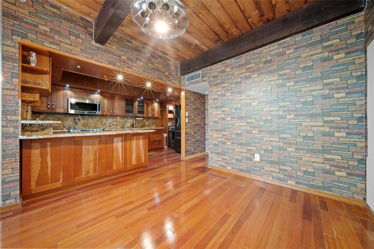 19432 NE 26th Ave, Unit 92D, Miami, FL 33180 Photo