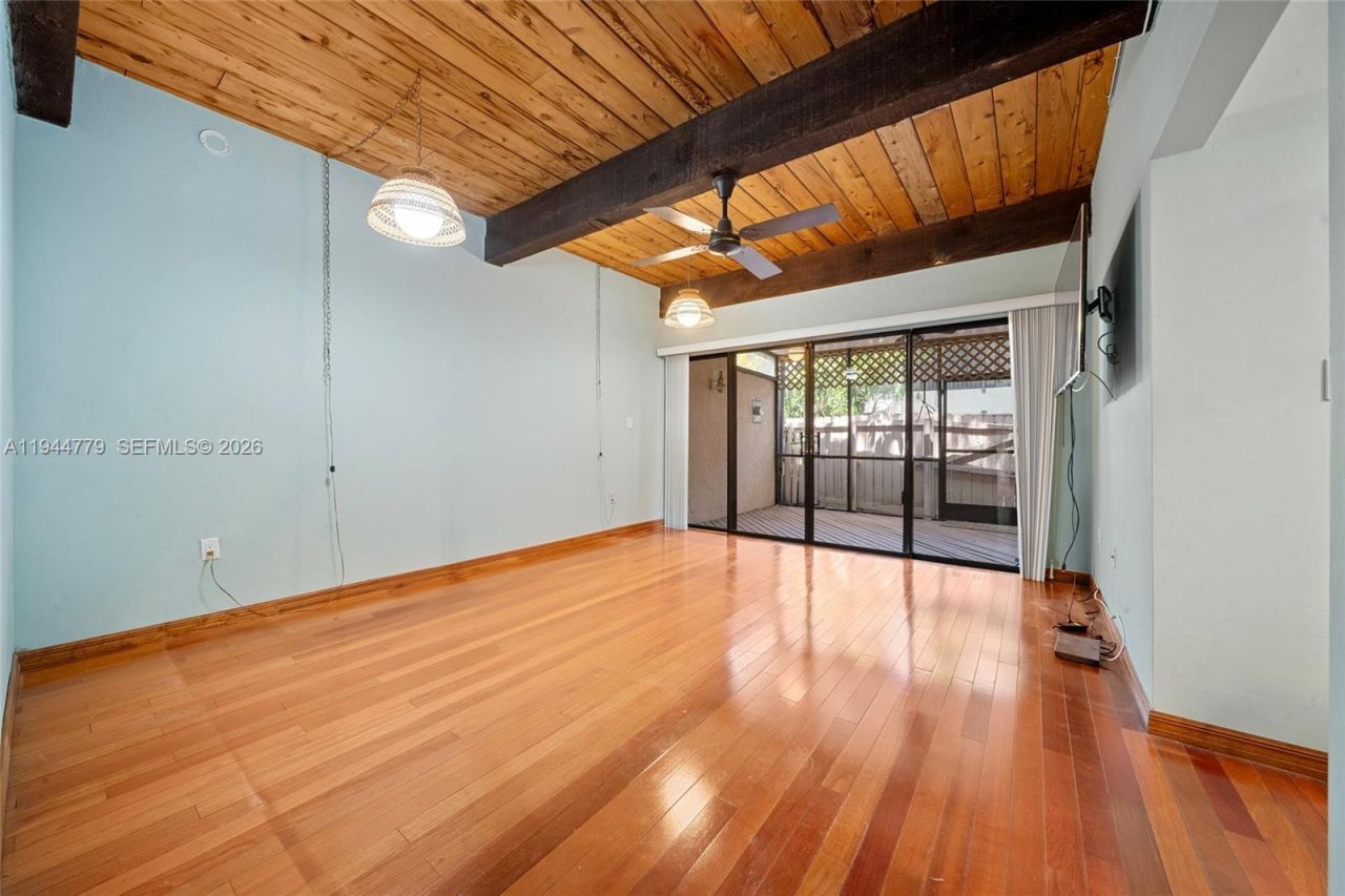 19432 NE 26th Ave, Unit 92D, Miami, FL 33180 Photo